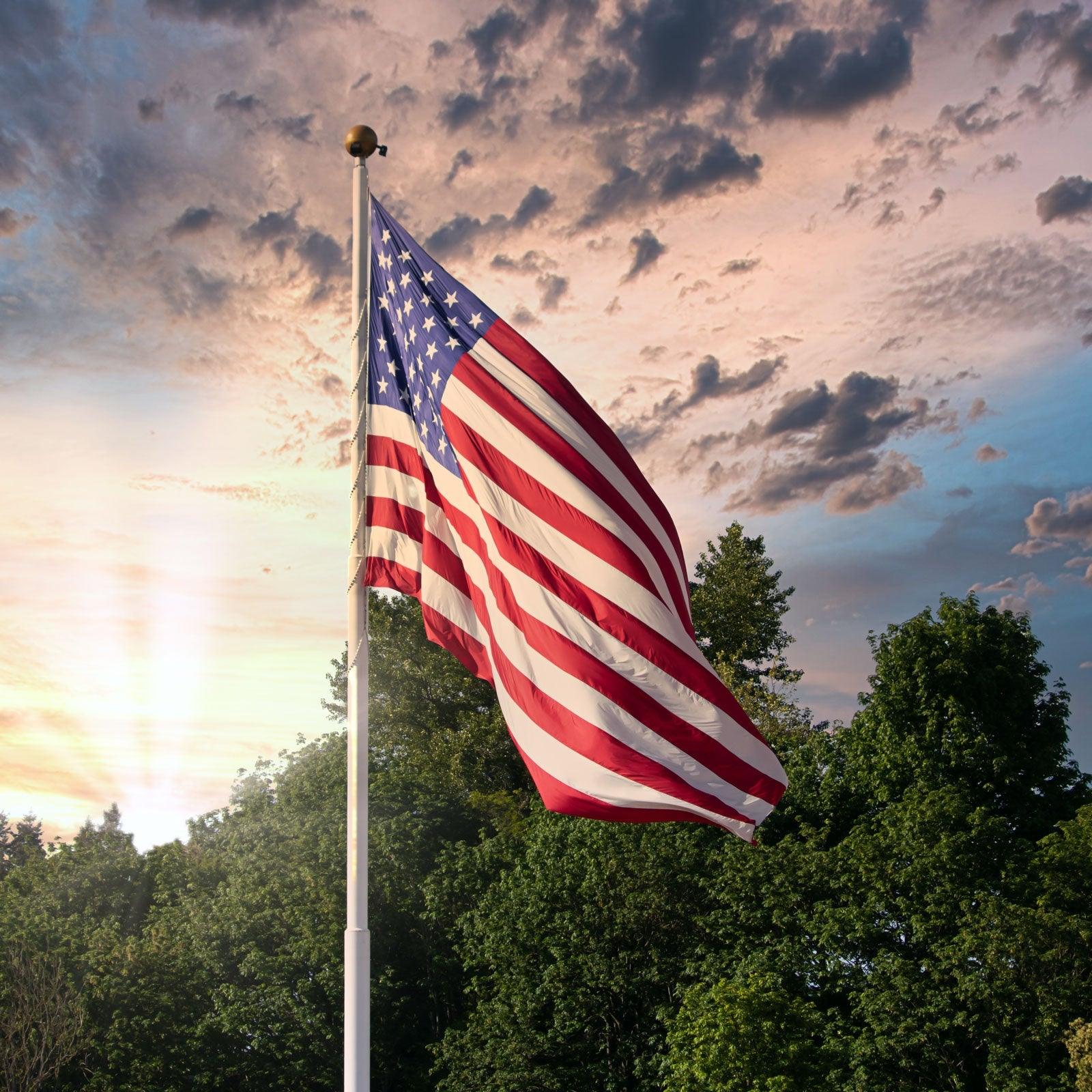 Nylon American Flag (4x6 foot) Embroidered Stars & Sewn Stripes - Image 4